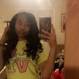 Meet your Posher, Elyse